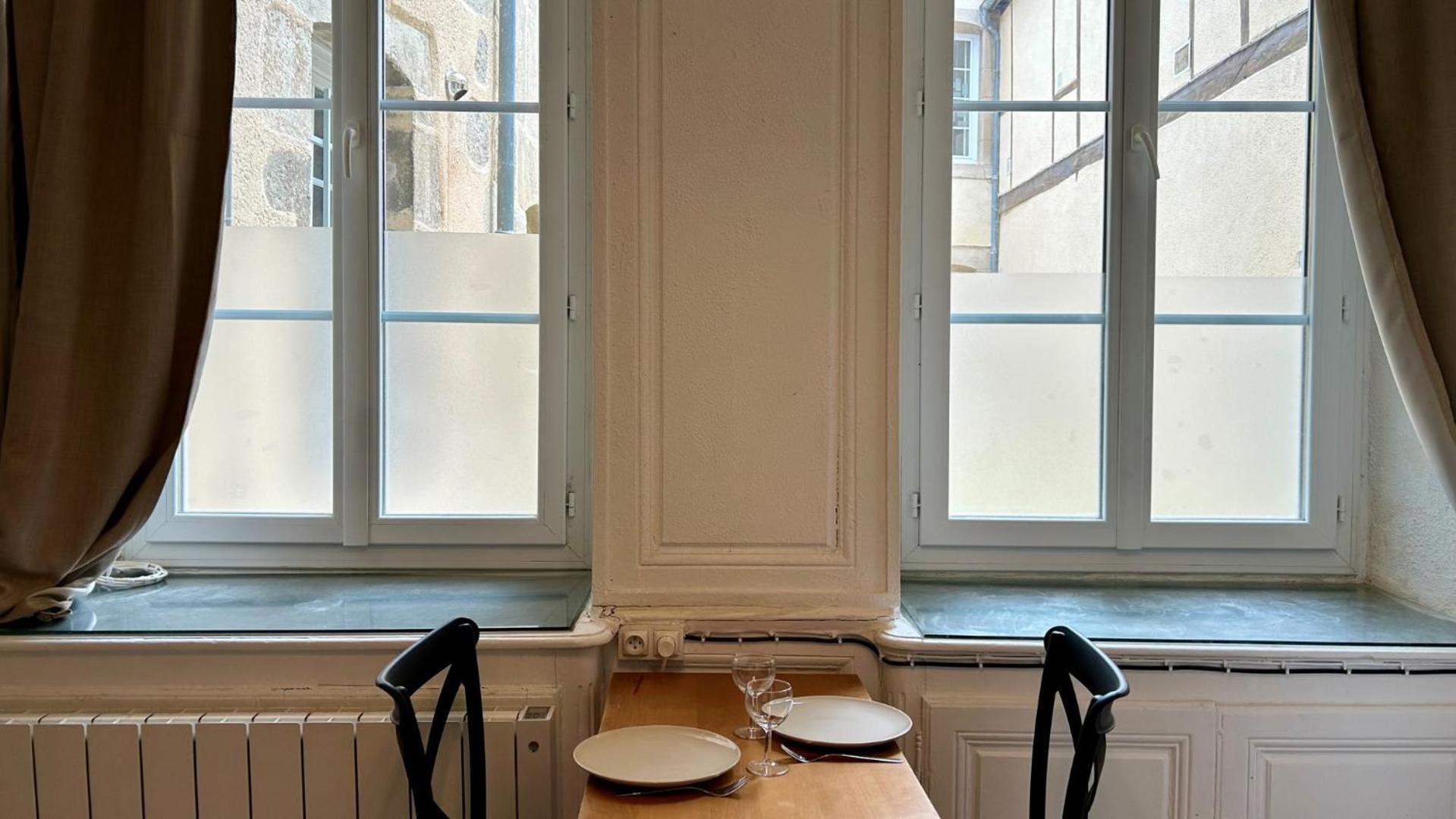 Le Mary Apartment Autun Bagian luar foto